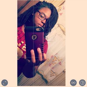 Meet your Posher, Alexis